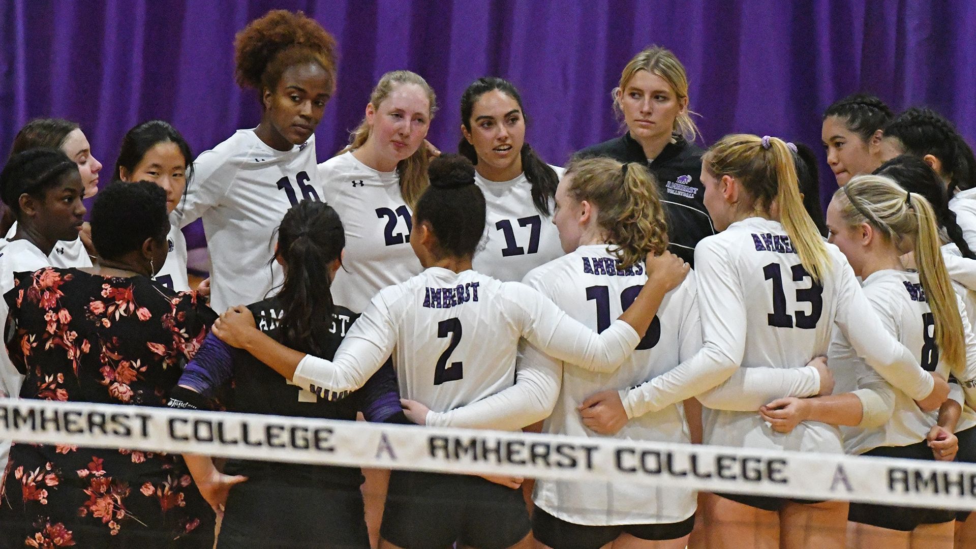 Volleyball Beats Trinity But Falls to Wesleyan