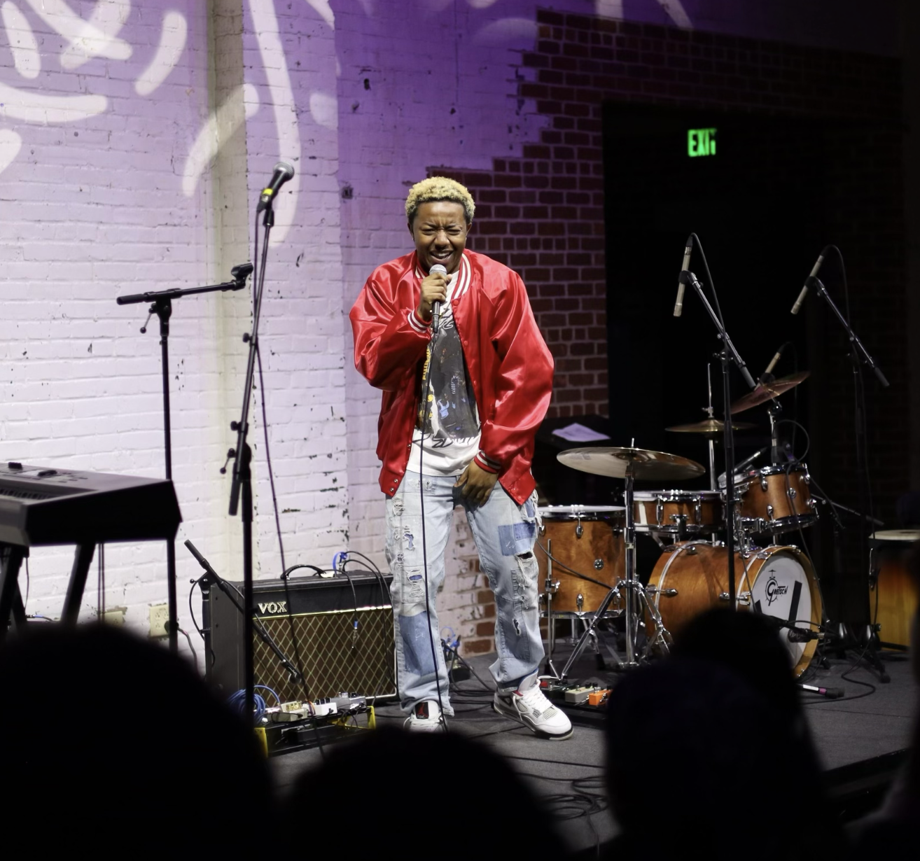 Kiiren Jackson '24 performing.