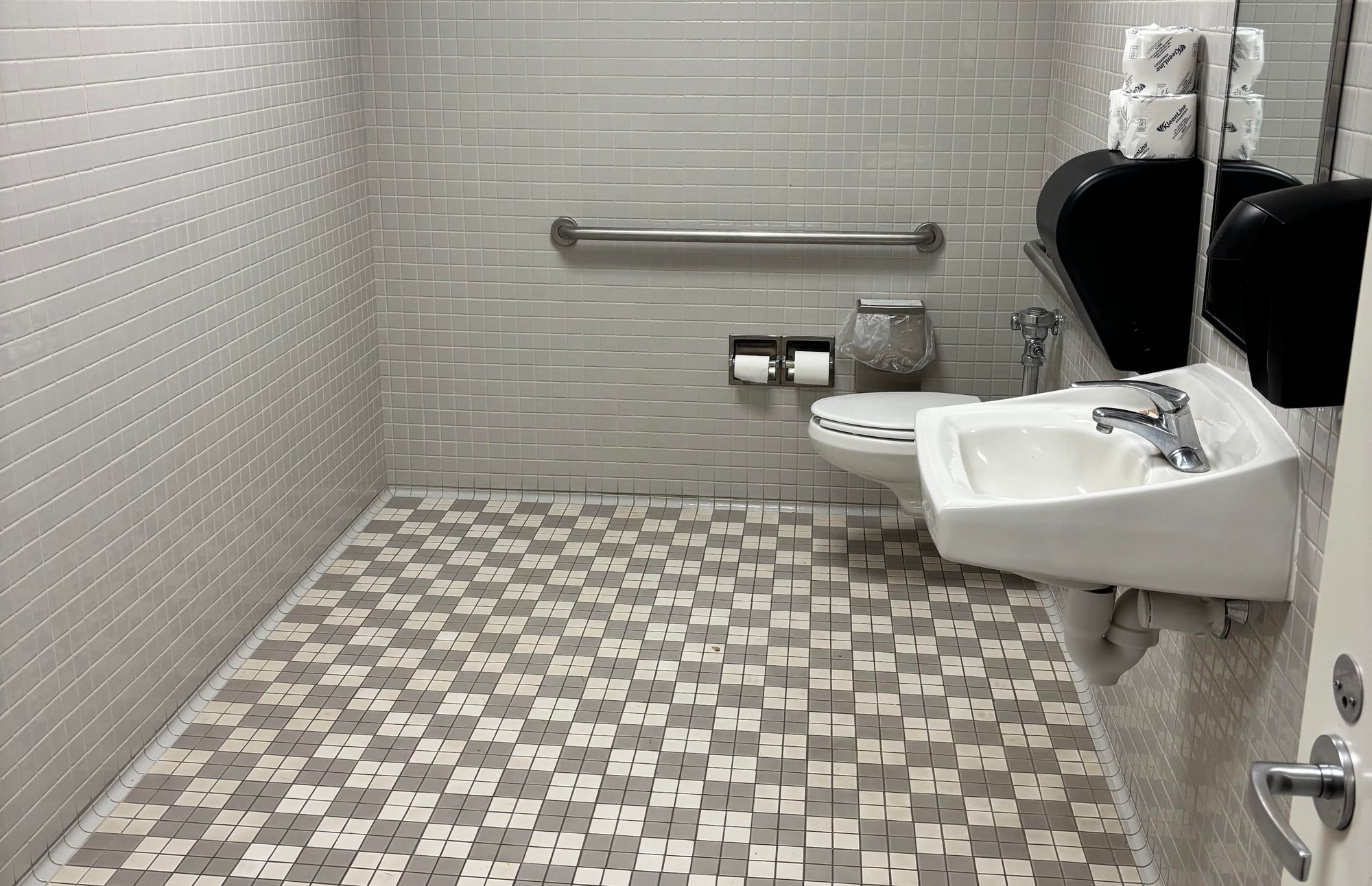 Rants and Raves: Jearns Bathroom