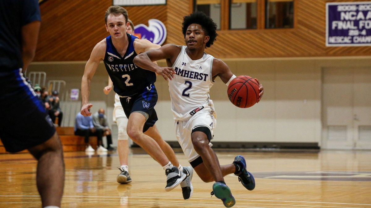 Men’s Basketball Opens Season With Nail-biter Victory