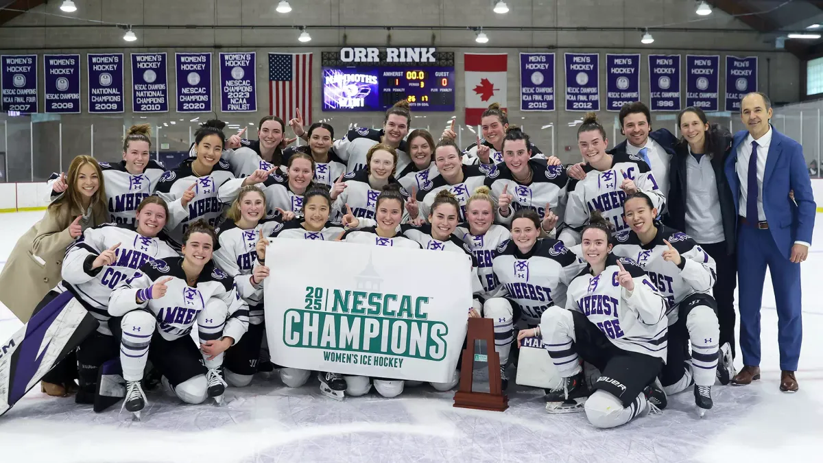 Women’s Hockey Wins the NESCAC