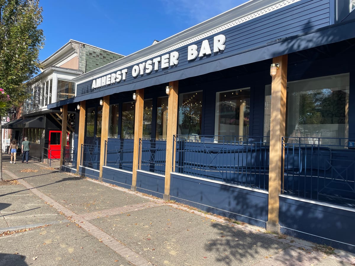 中明森菜 ALDEAR BAR Local Lookout: The New Amherst Oyster Bar