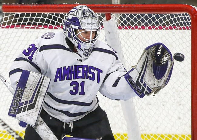 Women's Hockey Poised for Deep Playoff Run