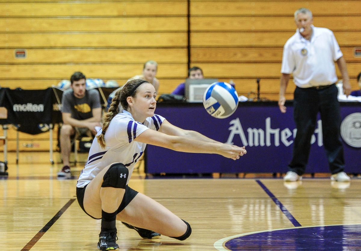 Volleyball Advances to NESCAC Finals But Loses to Bowdoin in Four Sets