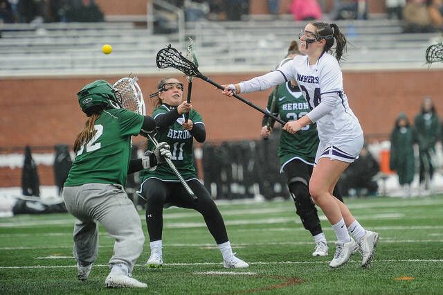 Women’s Lacrosse Ekes Out Close Win over Rival Williams, 15-13