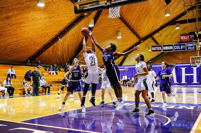 Women’s Basketball Ends Perfect Record with Fourth-Quarter Loss
