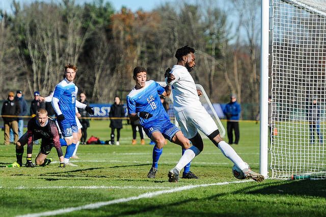 Men’s Soccer Falls to Tufts in DIII Tournament’s Sweet Sixteen 3-0