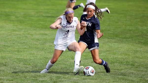 Women's Soccer Rebounds With 8-0 Victory After Loss