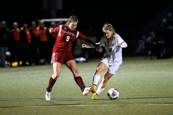 Women’s Soccer Stumbles in Sweet  Sixteen, Loses 2-1 to William Smith