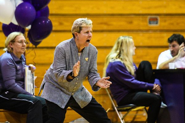 Sue Everden, Head Volleyball Coach, to Step Down After More Than 1,500 Games Coached