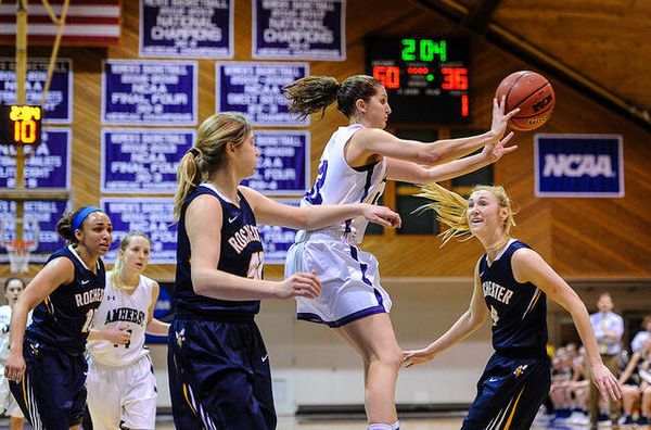 Women’s Basketball Bests Williams and Middlebury in Weekend NESCAC Slate