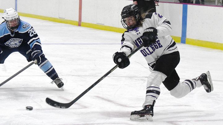 Women’s Ice Hockey Ranked No. 1 in Nation Ahead of NESCAC Semifinals