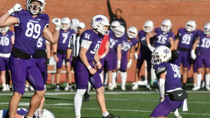 A Perfect Ending: Amherst Football Seniors End Careers with Williams Win