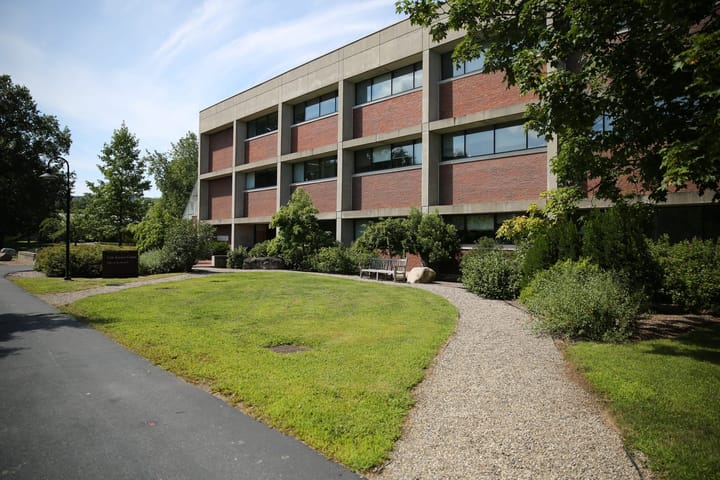 Hampshire Students and Faculty Find New Home at Amherst