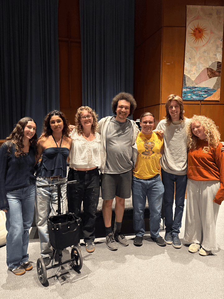 A Look Behind the Curtains of ‘The Other Halfʼ
