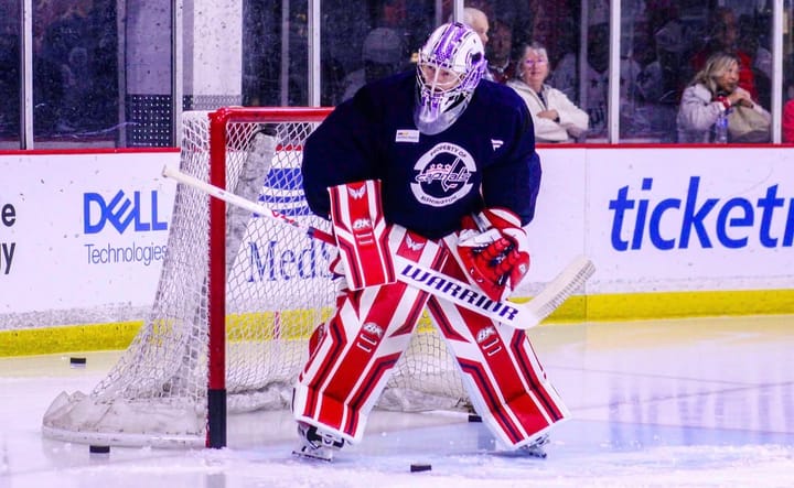 Amherst Hockey Alum Joins the Capitals
