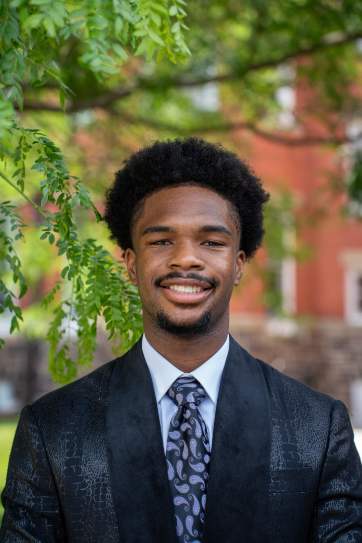 Student Squared: Ike Nnadika ’30