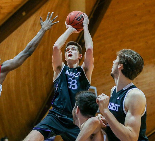 Amherst Men’s Basketball Head Coach David Hixon ’75: 'We Can Beat Anybody.'