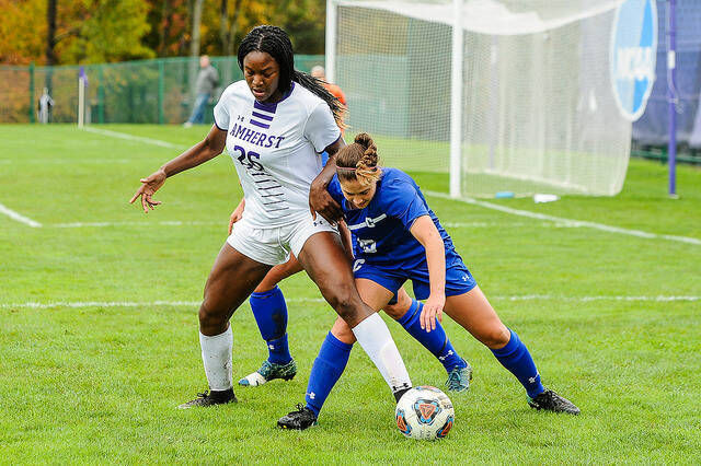 Women’s Soccer Beats Trinity in Regular Season Finale 2-0