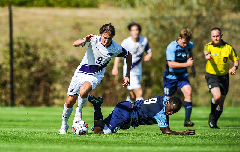 Men’s Soccer, Still Undefeated, Beats Williams
