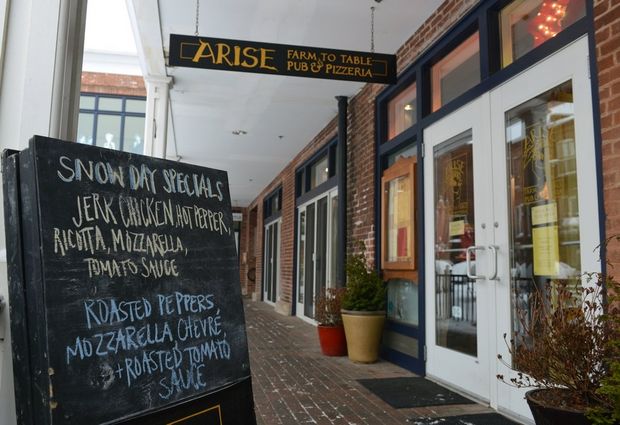 Arise Pub & Pizzeria: Fresh Meals for a Fair Price
